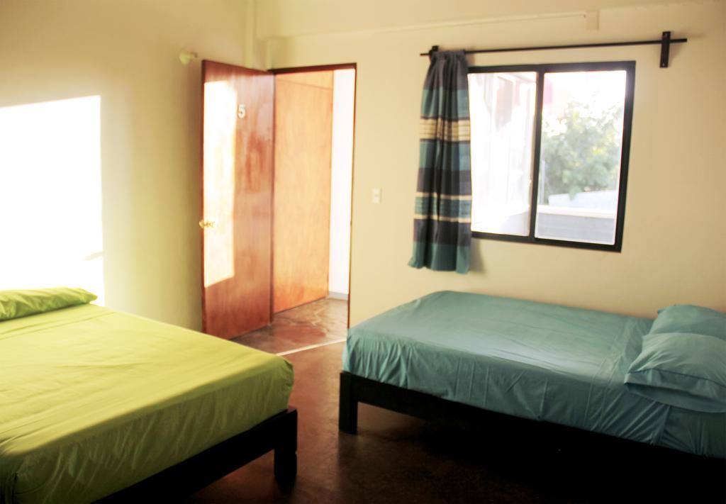 Hostal Azul Y Blanco 산타크루즈휴에튤코 외부 사진