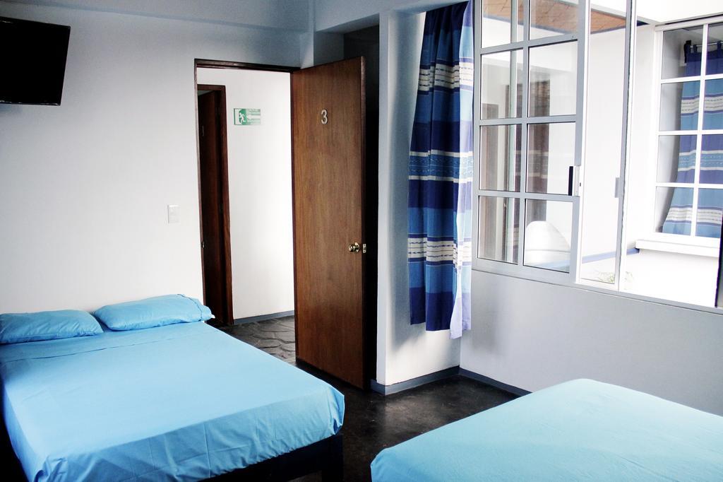 Hostal Azul Y Blanco 산타크루즈휴에튤코 외부 사진